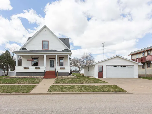 413 N Jackson St, Cuba City, WI 53807