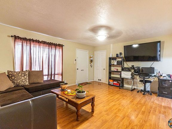 3rd image of 650 W Euclid Ave