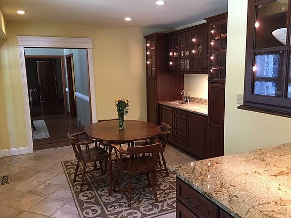 4th image of 544 Mellen Ave