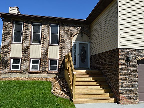 2nd image of 730 Bunker Hill Dr