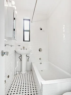 Rented by Cooper & Cooper Real Estate | media 19