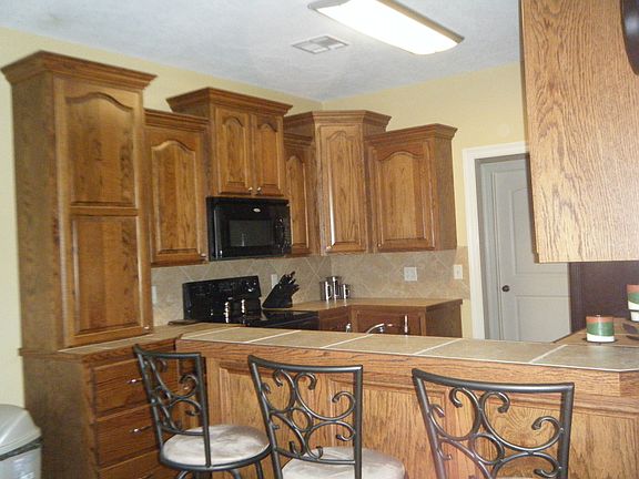 2nd image of 934 Live Oak St