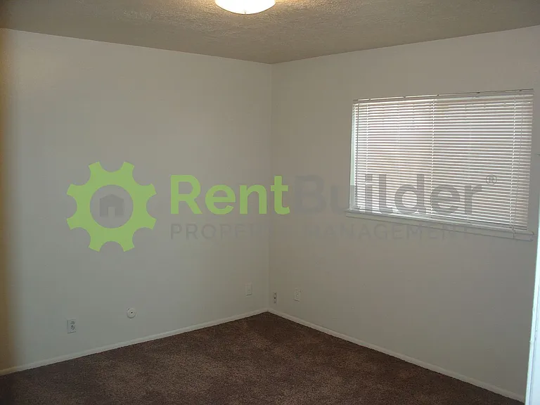 205 Vassar Dr SE — Photo 31