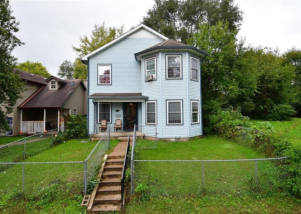 1st image of 518 N Sheffield Ave