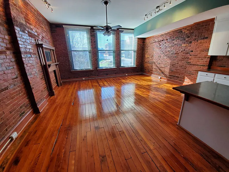 1206 Main St — Photo 6