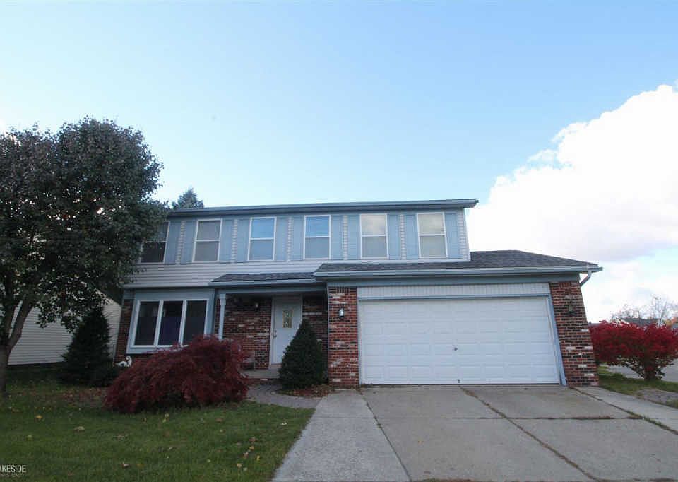 1st image of 245 Oxford Lake Dr