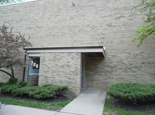 700 Dempster St #201, Mount Prospect, IL 60056