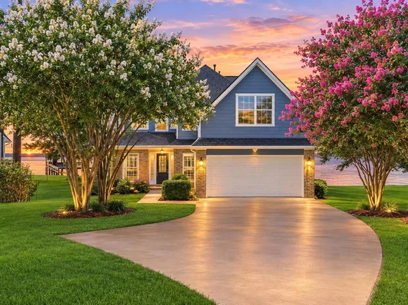 236 Vivian Rd, Onalaska, TX 77360
