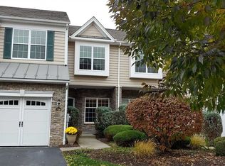 706 Huntington Dr, Fishkill, NY 12524