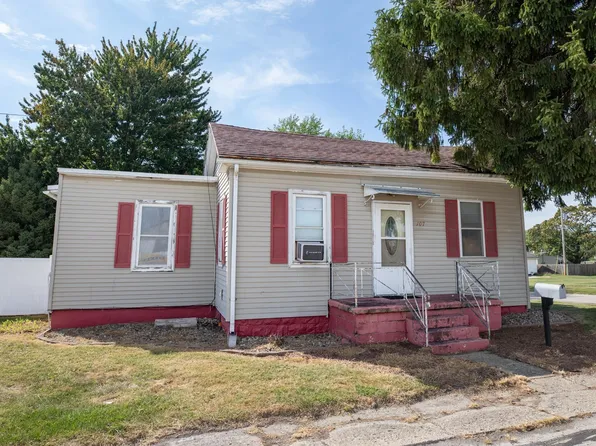 107 N Thompson St, Bourbon, IN 46504
