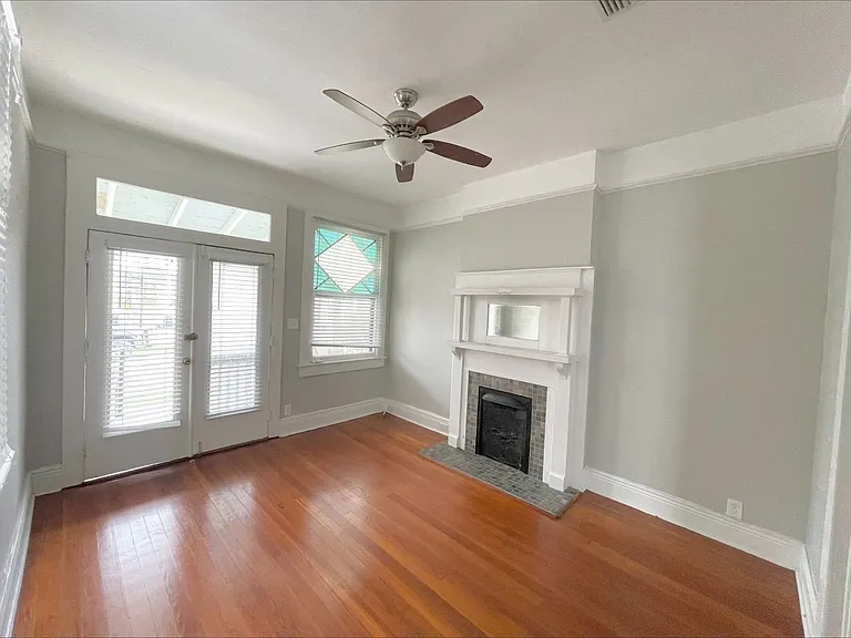 3930 Coliseum St #32 — Photo 2