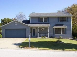 2014 Greenbrier Dr, Collinsville, IL