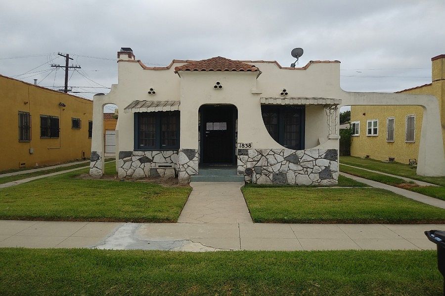 1st image of 1838 W 65th Pl