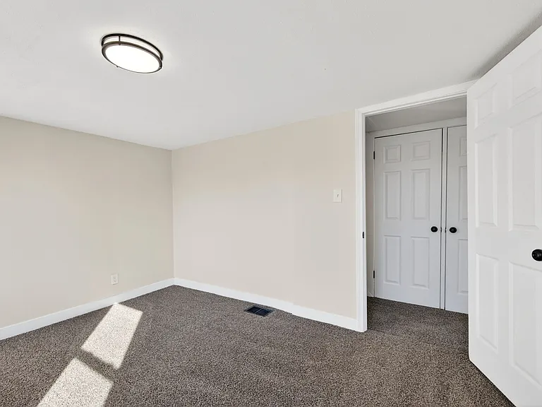 6973 Winona Ave — Photo 13