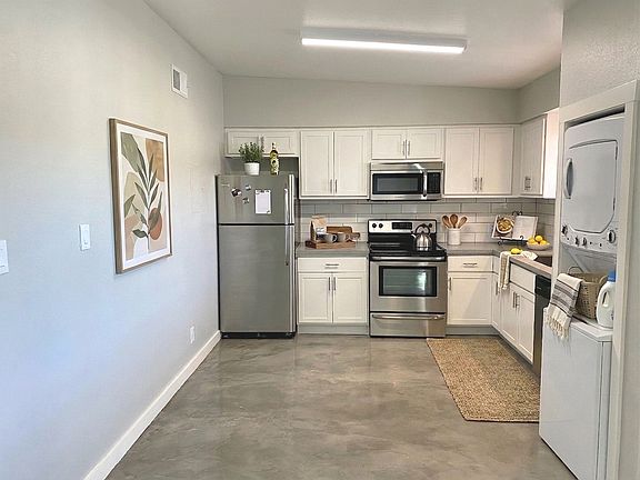 3rd image of 4232 N 32nd St APT 11