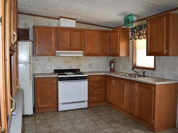 2nd image of 29514 Priest St