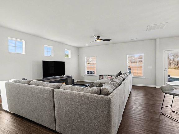 4th image of 599 New Cut Meadows Rd