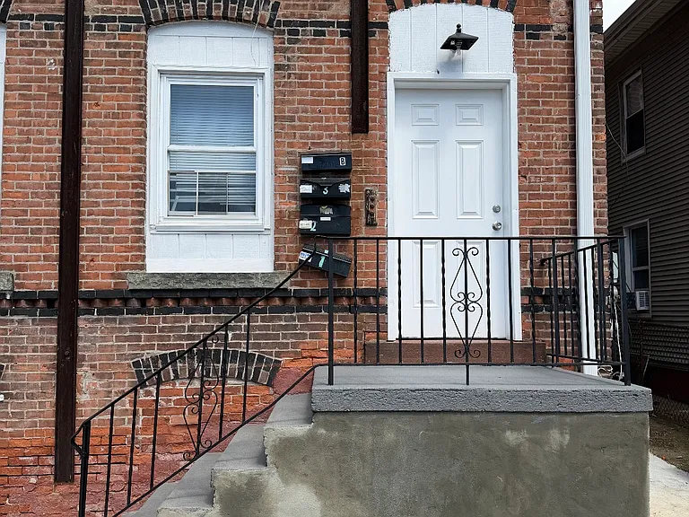 11 White St #1 — Photo 6