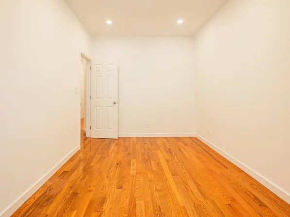 212 East Tremont Avenue image 16 of 22