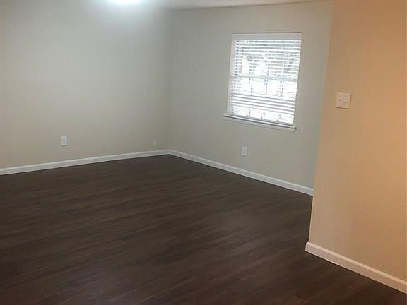 5th image of 3005 Mark Twain Dr