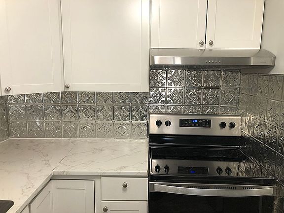 4th image of 502 Oak St APT 5