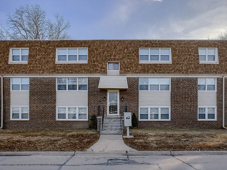 135 E Sheridan St #4 — Photo 24