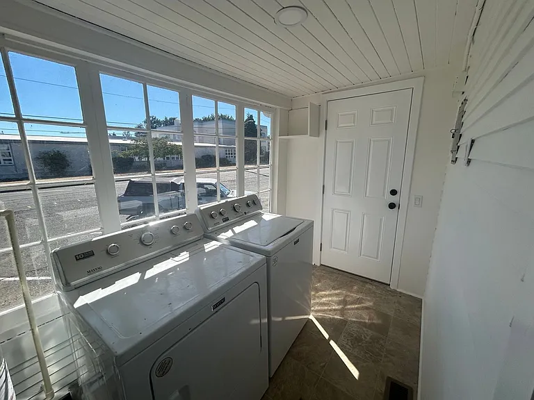 5651 1st Ave — Photo 15