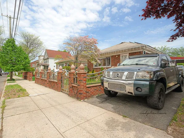 13733 Bedell St, Springfield Gardens, NY 11413