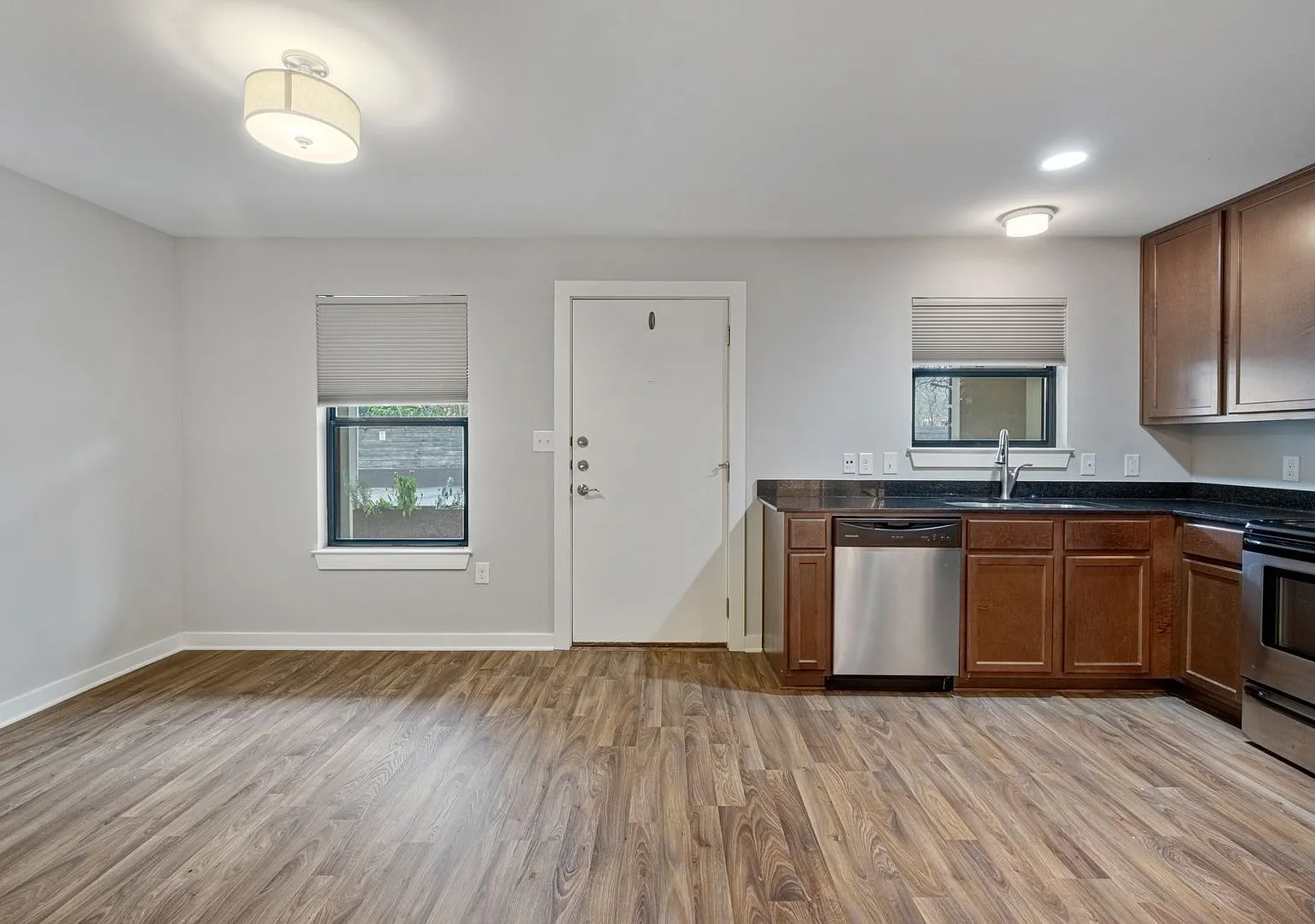 Fully Remodeled Boutique Luxury Efficiency at The Bennett on 51st St — Photo 3