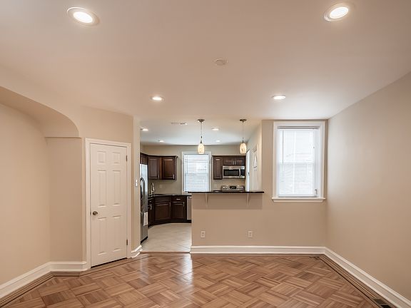 Dining room to kitchen