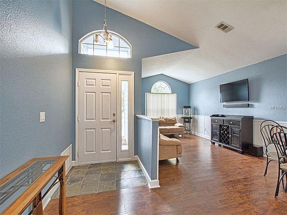 2nd image of 2723 Delcrest Dr