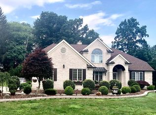 38018 Pleasant Valley Rd, Willoughby Hills, OH 44094