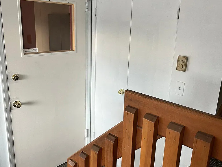 34 Monroe Ave #2 — Photo 4