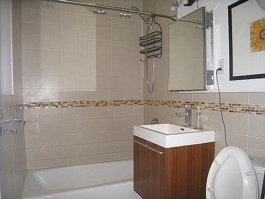 4th image of 2717 27th St APT 3A