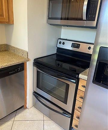 3rd image of 2904 Surfwood Dr