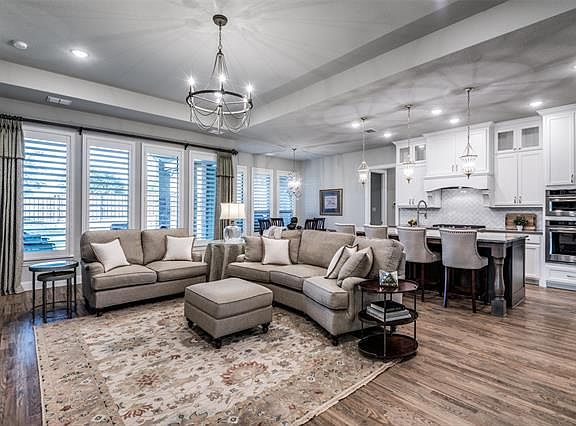 4th image of 2614 Majestic Prince St