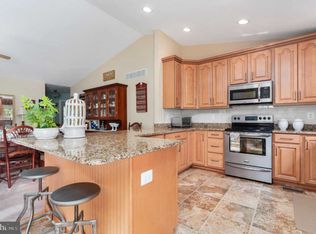 7733 West Dr, Glen Burnie, MD 21060