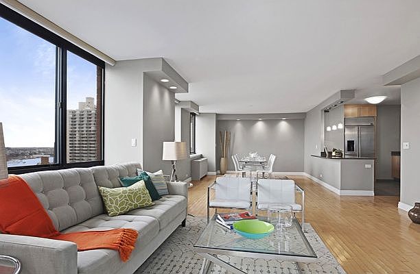 1st image of 250 E 40th St APT 44C