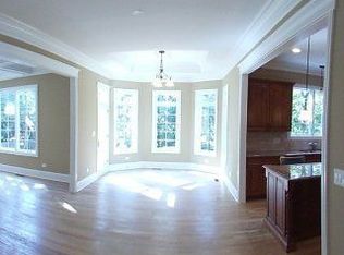 36 Oxford Ave, Clarendon Hills, IL 60514