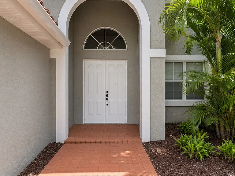 17581 Holly Oak Ave — Photo 2