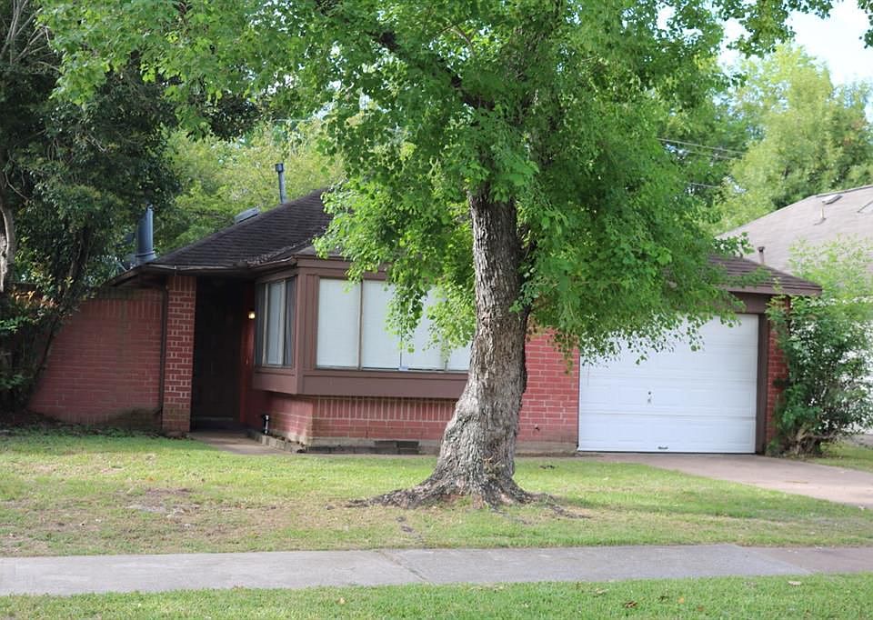 1st image of 18119 Dinner Creek Dr