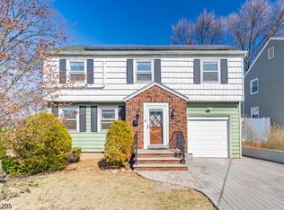 160 Crest Dr, Belleville, NJ 07109