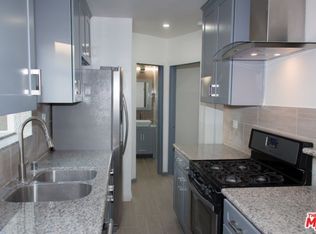 1055 S Stanley Ave, Los Angeles, CA 90019