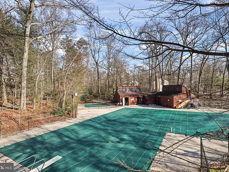 2407 Alsop Ct — Photo 36
