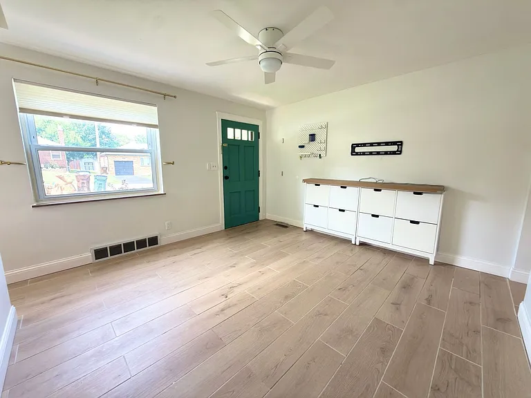 4525 Ellman Ave — Photo 3