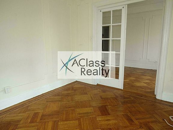 4th image of 30-03 47th St #3C