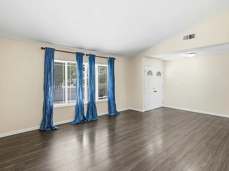 663 Albion Dr — Photo 11