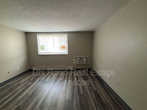 4th image of 735 Trumbull St APT 1