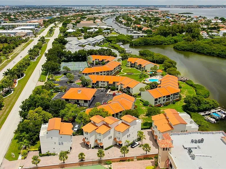 1575 Pinellas Bayway Way S #1575 — Photo 9