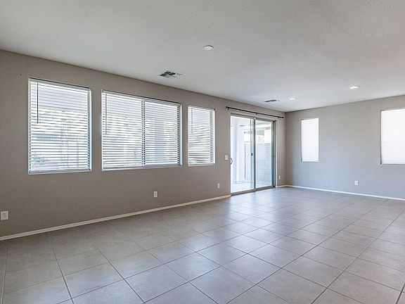 3rd image of 22452 E Calle De Flores